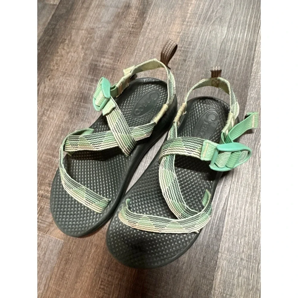Kid's Chaco Green Sandals Size 2
